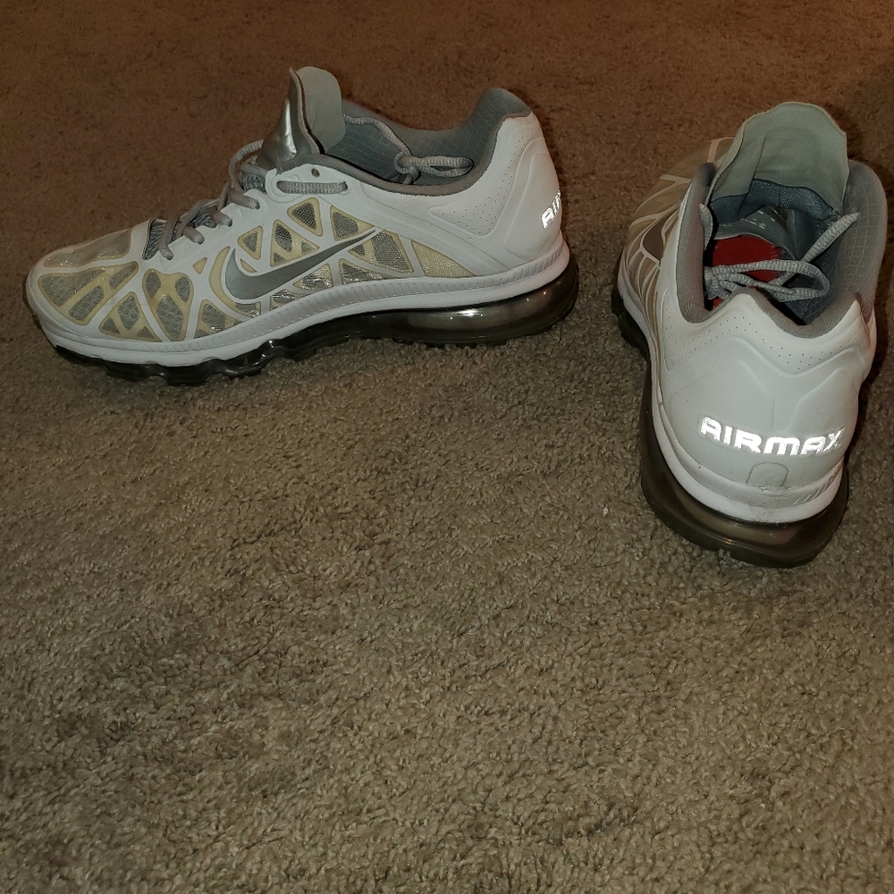 Shoes - Picture 3 of 6